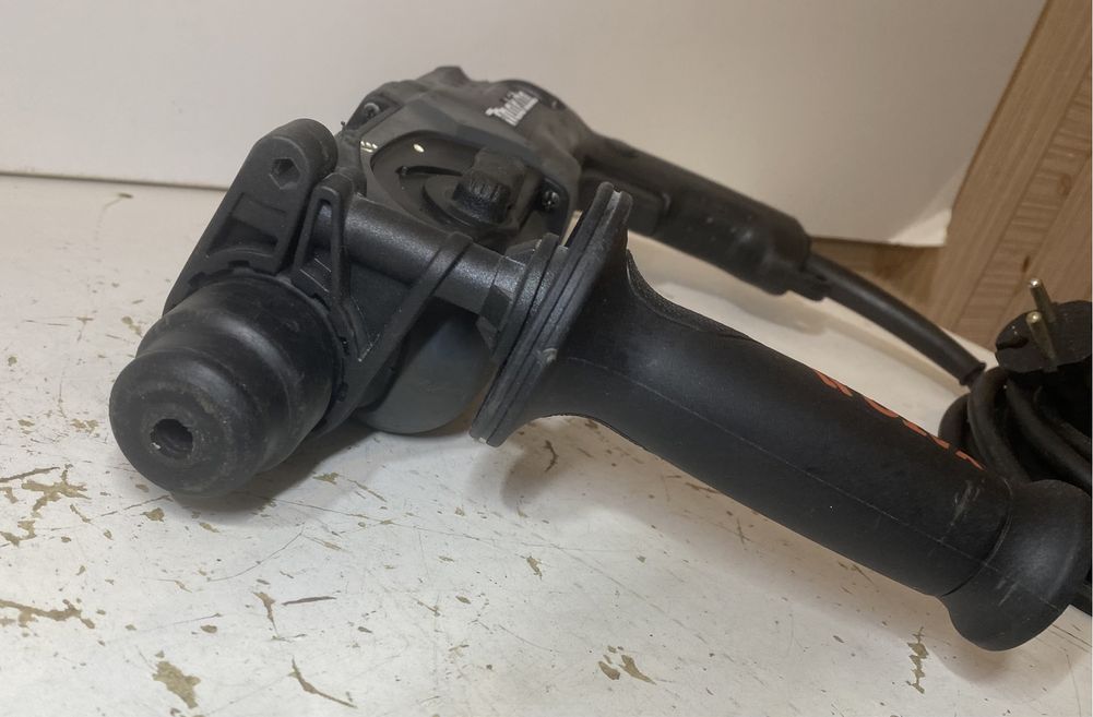 Перфоратор → Makita HR2470 на 2.4 Дж. | 780 Вт.