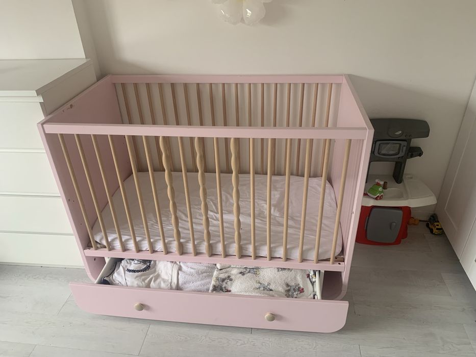 Berço IKEA com gaveta