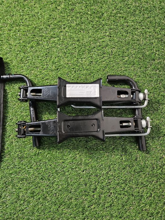 Оригінальний штатний домкрат Renault Megan 3 Megan 4 Scenic