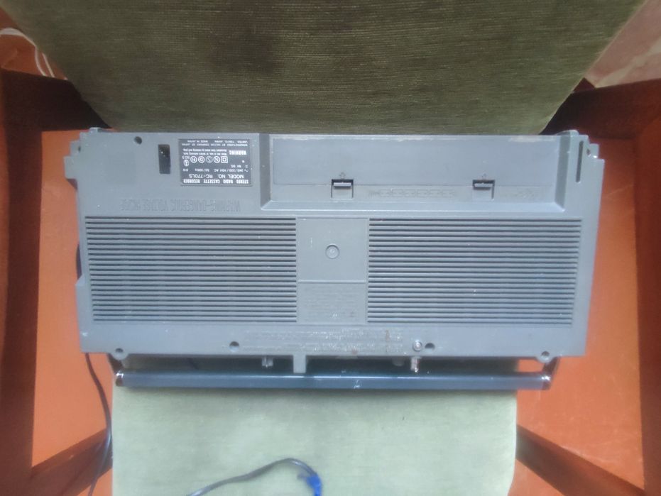 Магнитофон JVC RC-770LS.
