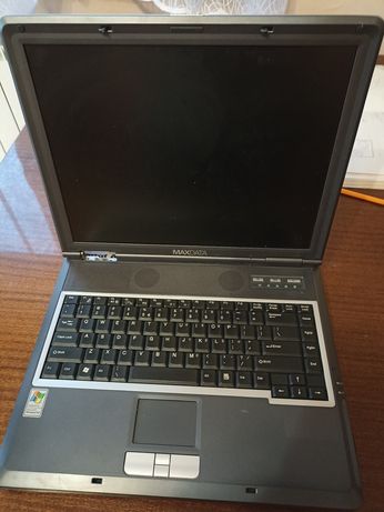 Laptop MAXDTATA model VMX