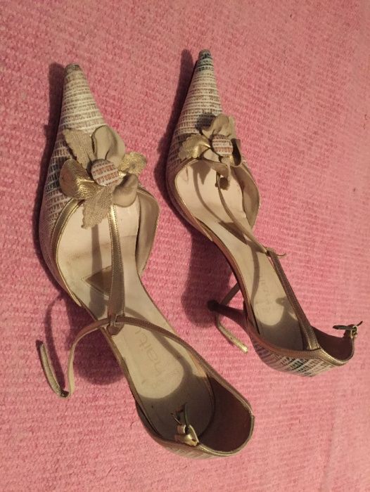 Sapatos de senhora de salto alto marca Haity