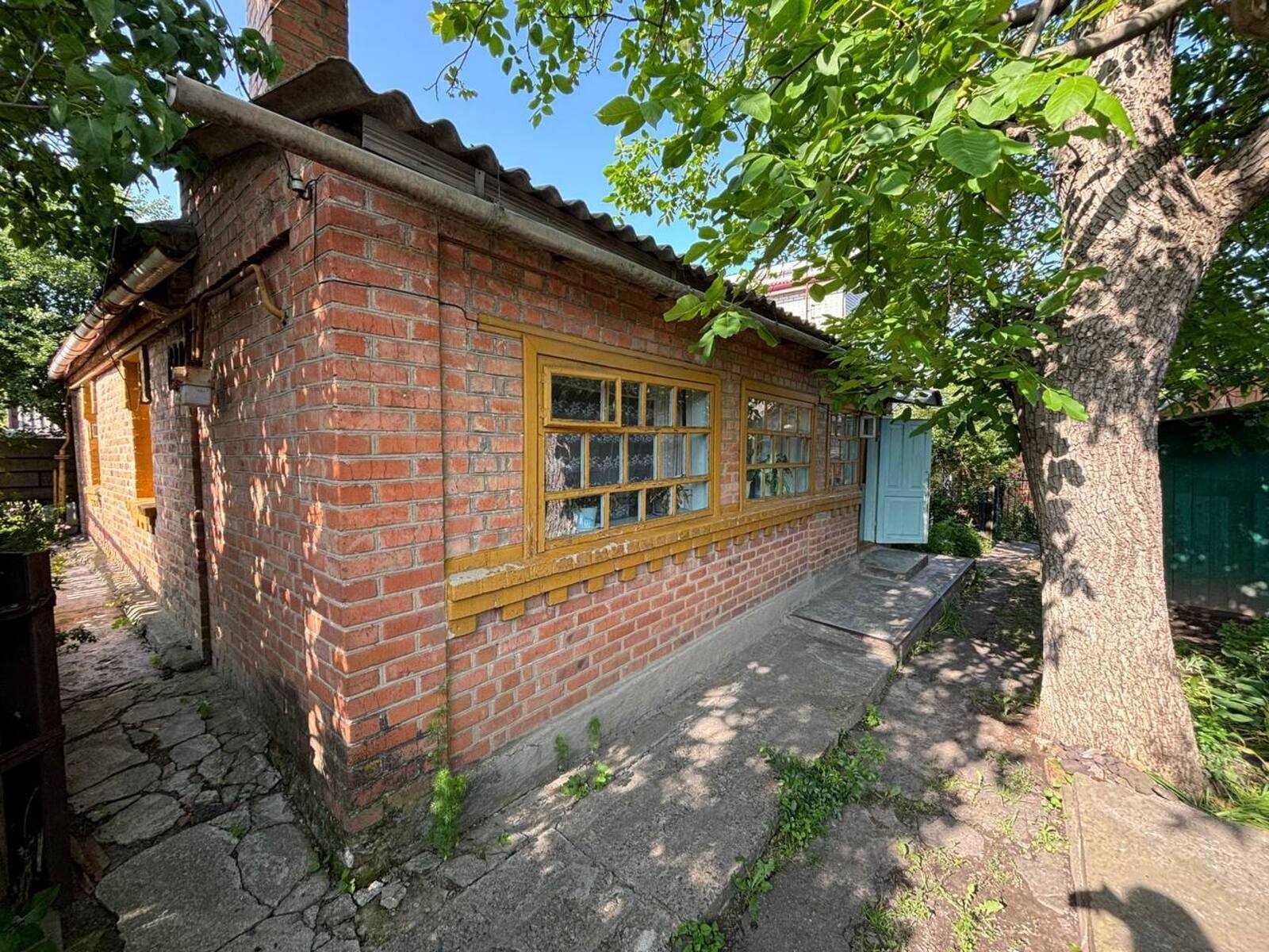 Продаж 2 - кімнатного частини будинку по вулиці Івана Богуна