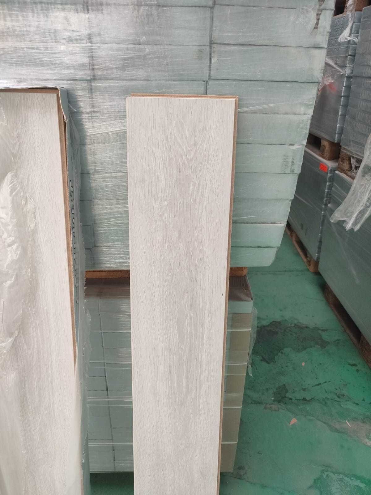 Panele podłogowe laminowane różne wzory, grubości 7mm i 8mm