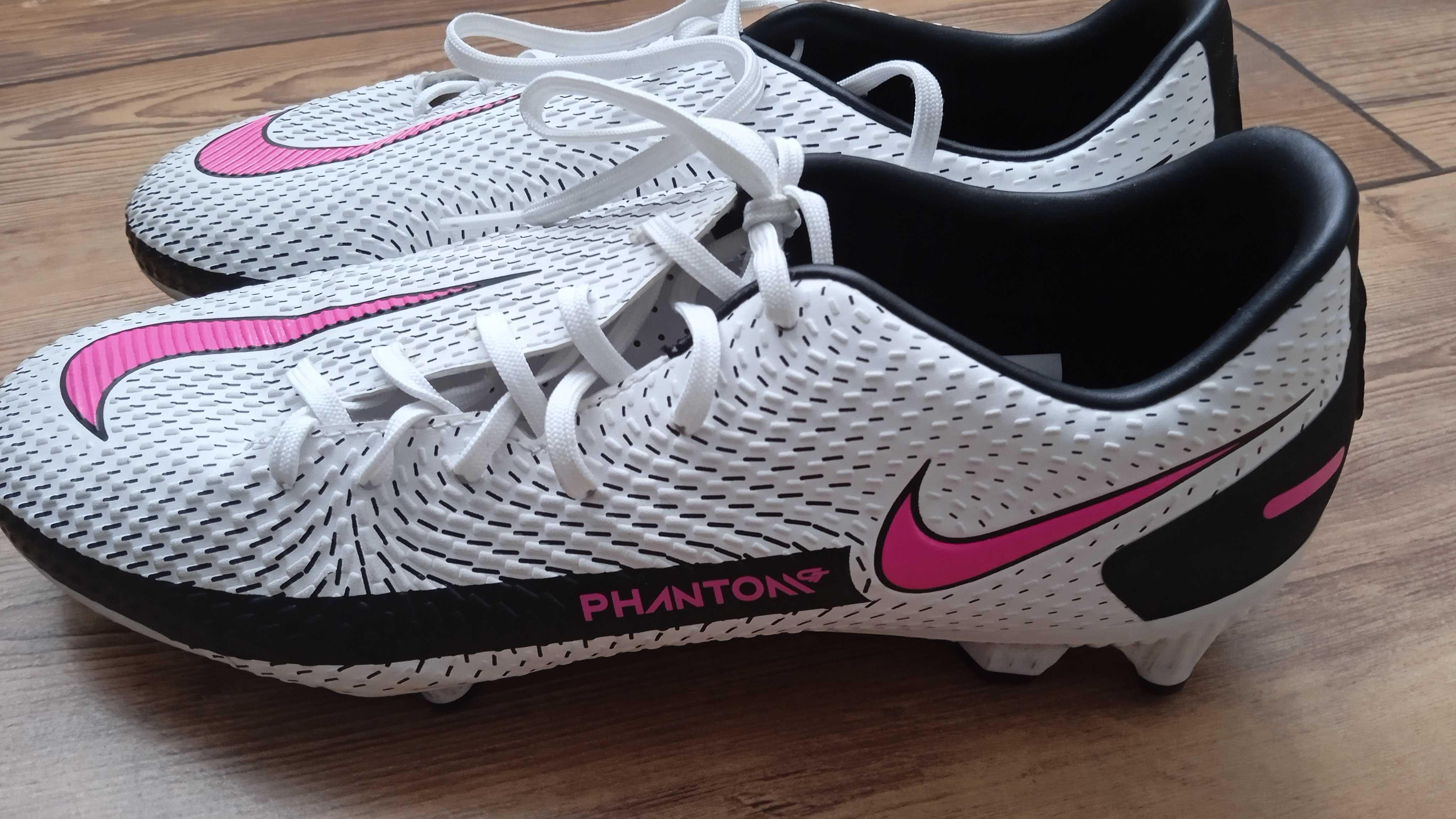 Buty piłkarskie Nike Phantom 42