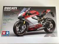 Ducati 1199 Panigale S Tricolore Tamiya 1:12 model do sklejania Nowy