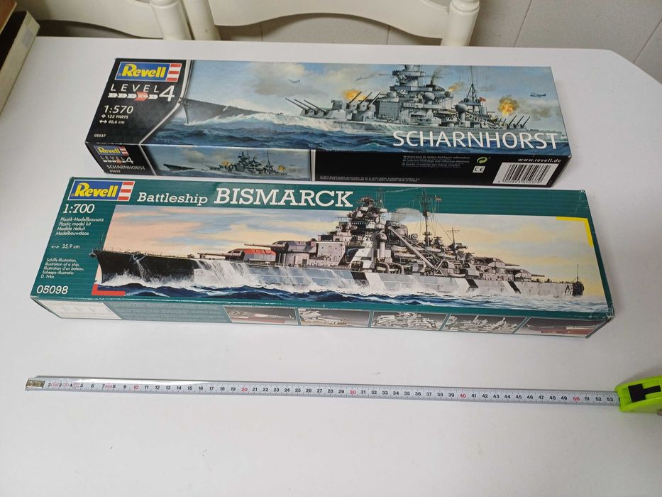 Navios Scharnhorst e Bismarck da Revell