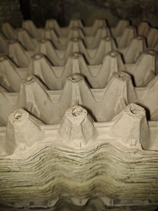 Zabezpieczenie do wysyłki jak styropian paczki wytłaczanka wypełniacz