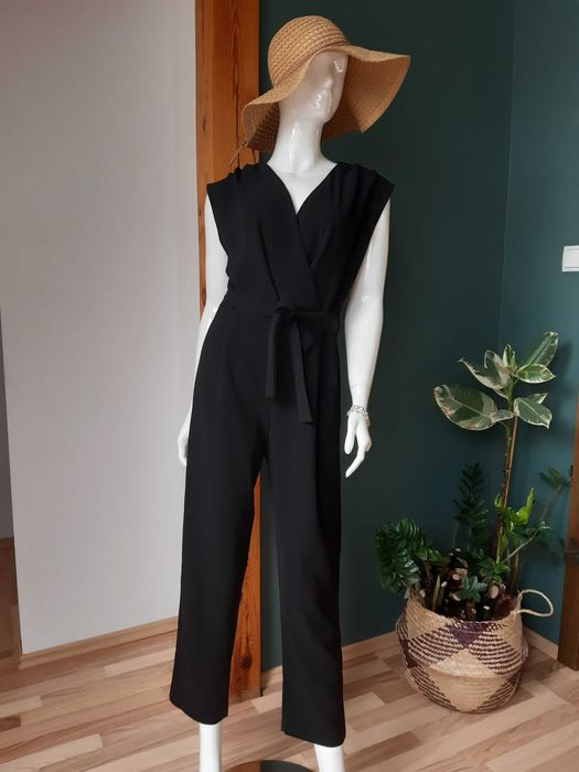 czarny elegancki kombinezon długa nogawka kopertowy weselny New Look L