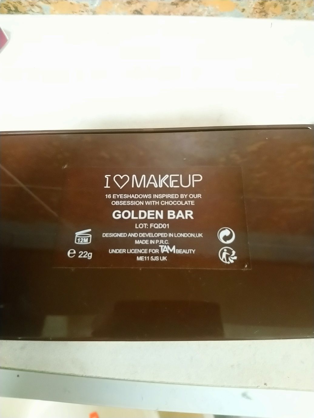 Paleta cieni do powiek Revolution Makeup Golden Bar 16