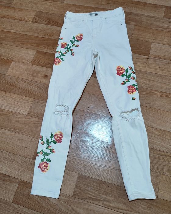 Крутезні джинси вишиванка з високою талією