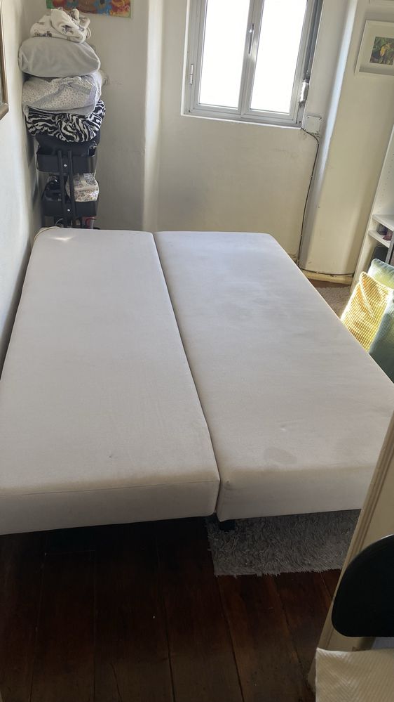 Sofa cama  com arrumacao