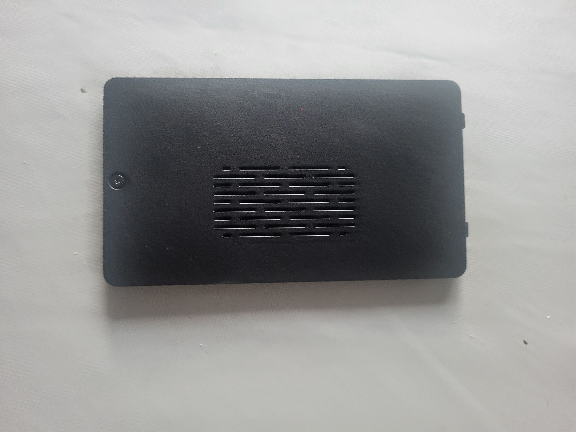 Sprzedam klapkę zaślepkę do Laptopa DELL INSPIRON N5010