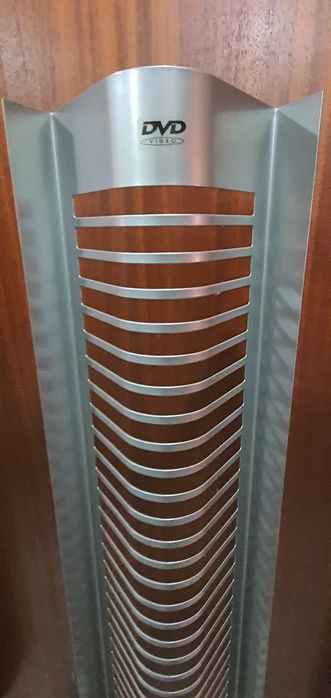 Porta cds dvds blueray etc como novo muito util.
Suporta 50 capas