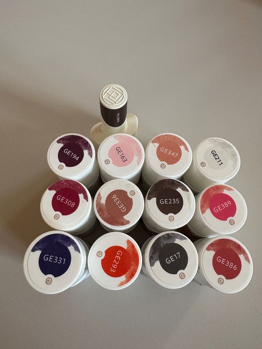 Zestaw lakierów hybrydowych firmy pb Nails 13 sztuk - cały zestaw 5