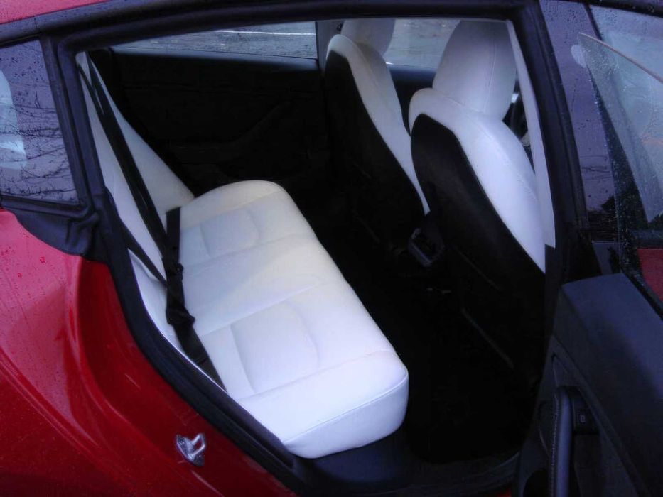 Tesla Model 3      2023