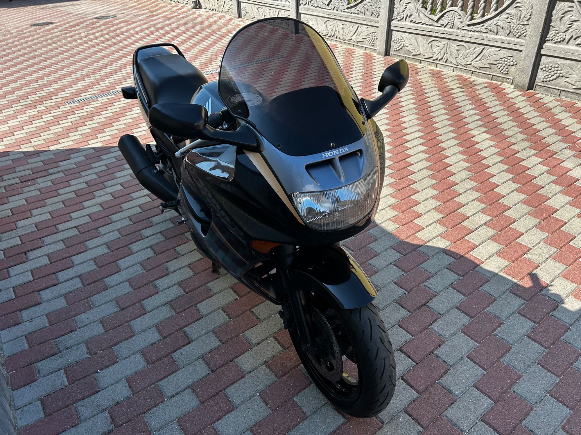 Honda CBR 1000F Dual