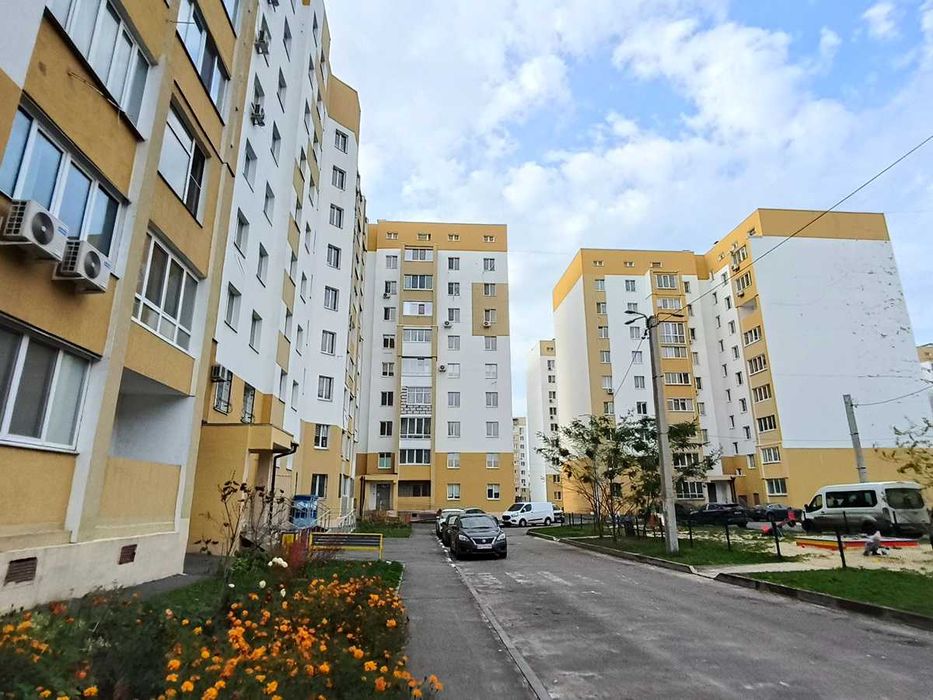 ЖК Радужный, Продам 1 ком квартиру пл 40м2, этаж 4/9ти! Начат ремонт!A