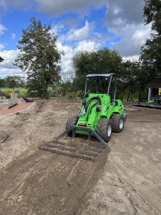 Wynajem Avant 528 z operatorem