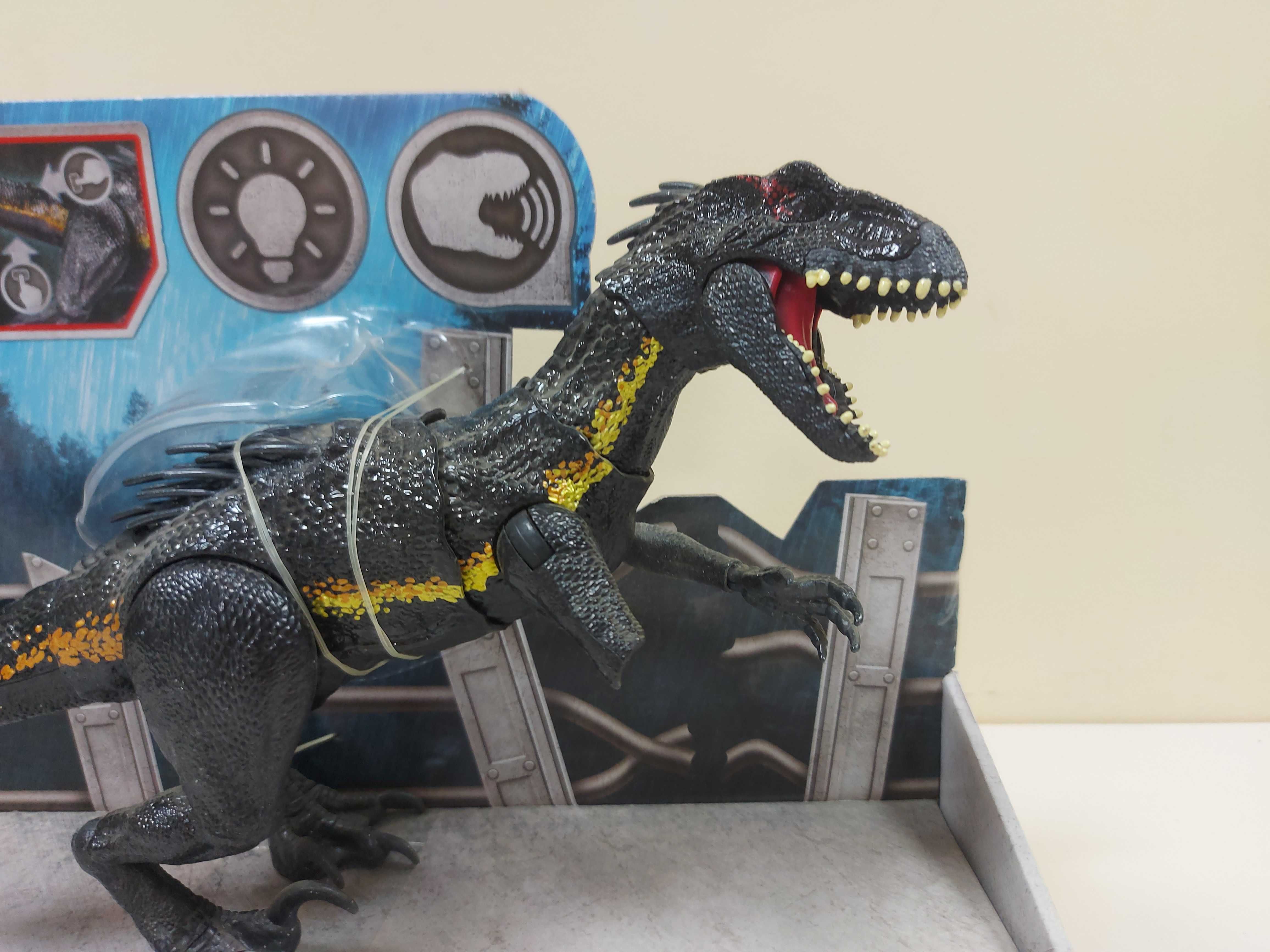 JURASSIC WORLD Interaktywny Dinozaur Indoraptor FLY53 F