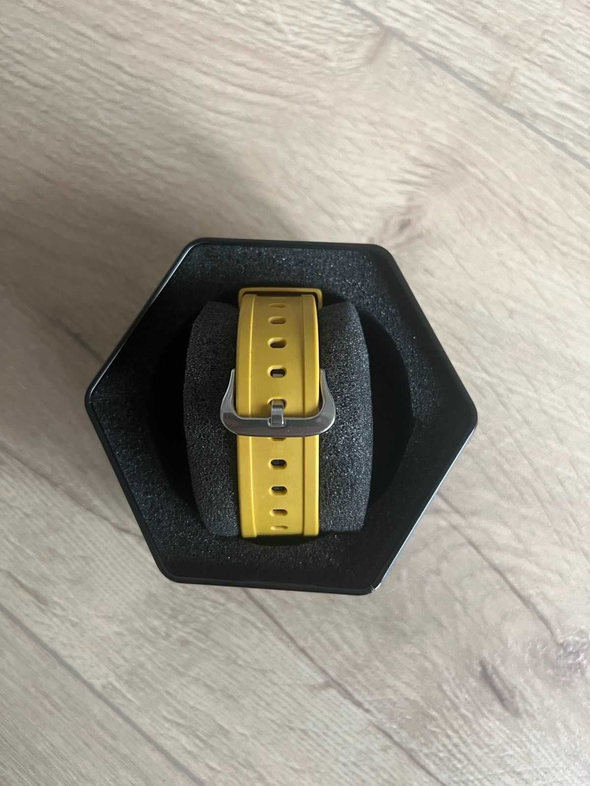 Zegarek Casio G-Shock Carbon Core Guard Żółty