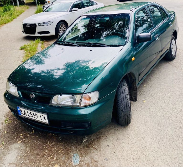 Автомобіль Nissan Almera