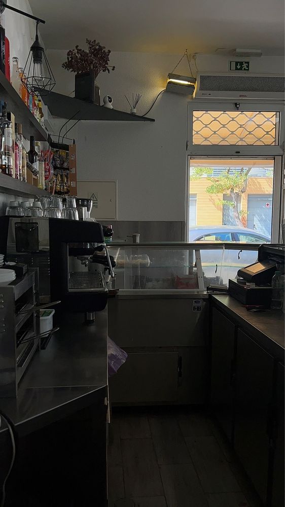 Trespasse cafe costa caparica