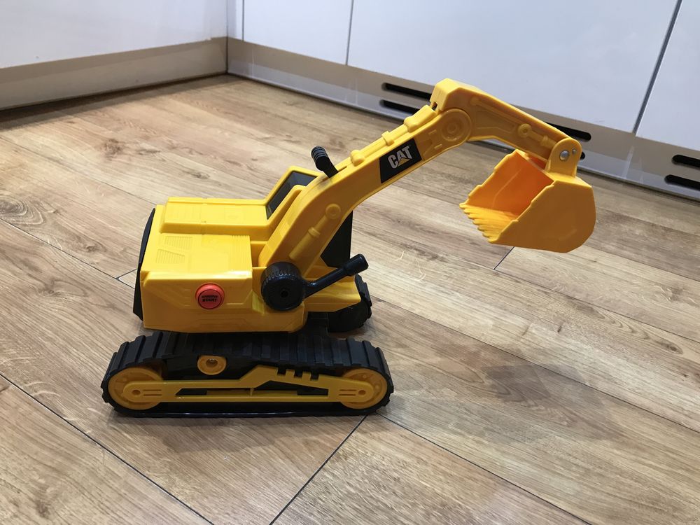 Koparka Cat Toys 33 cm z oświetleniem i dźwiękiem j.nowa