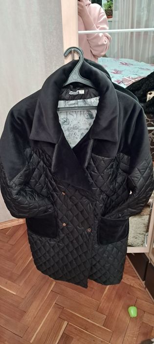 Куртка жіноча  подовжена