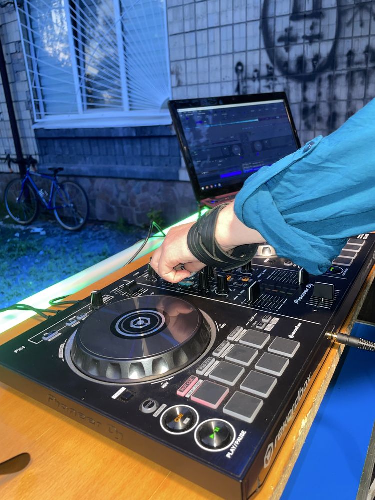 Ди джей  на праздник,корпоратив,свадьбу.Dj. Звук,свет.