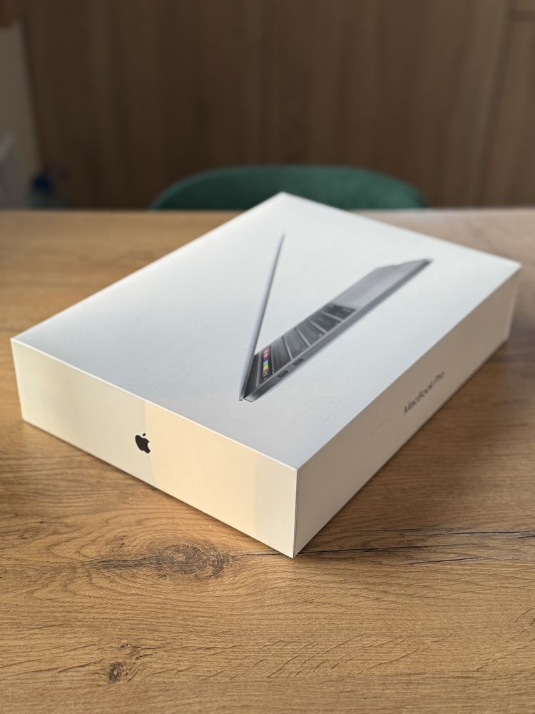 MacBook Pro 13” A2289 (2020) – idealny stan!