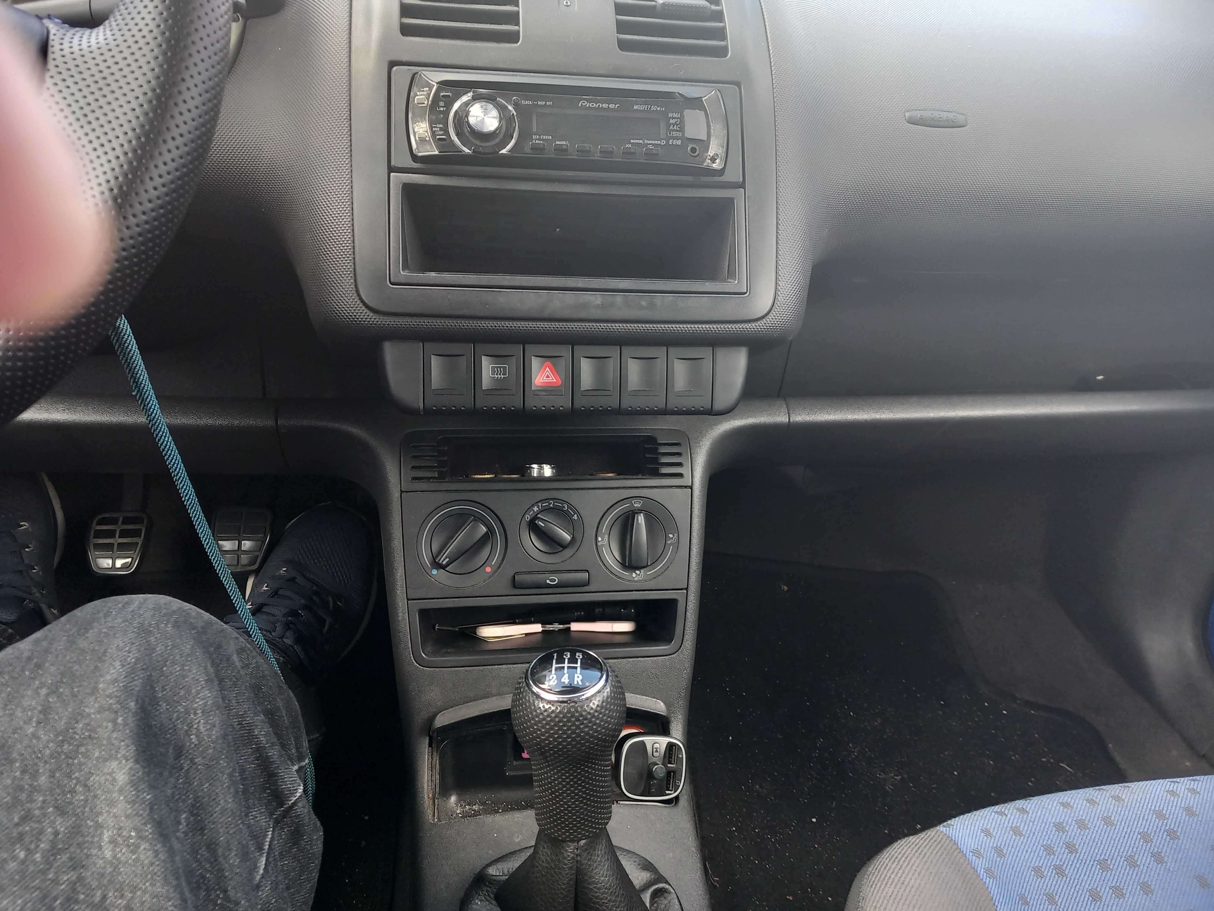 VW Lupo 99, Confortiline 1.0, veículo estimado e econômico.