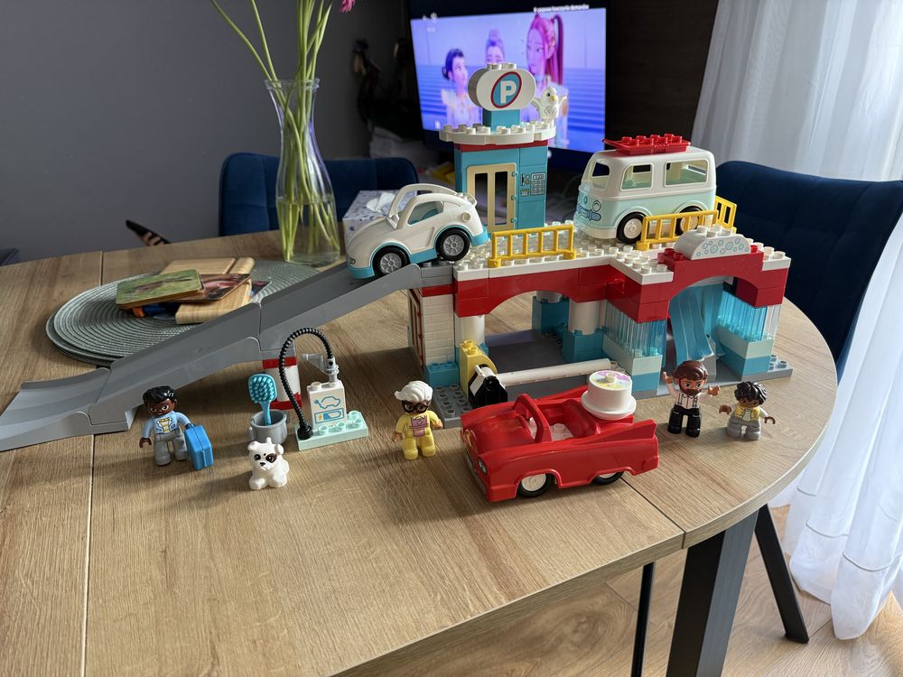 Lego Duplo 10948 parking podziemny i myjnia