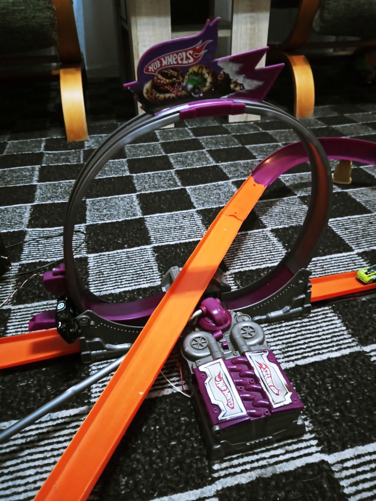Tor hot wheels zemsta węża