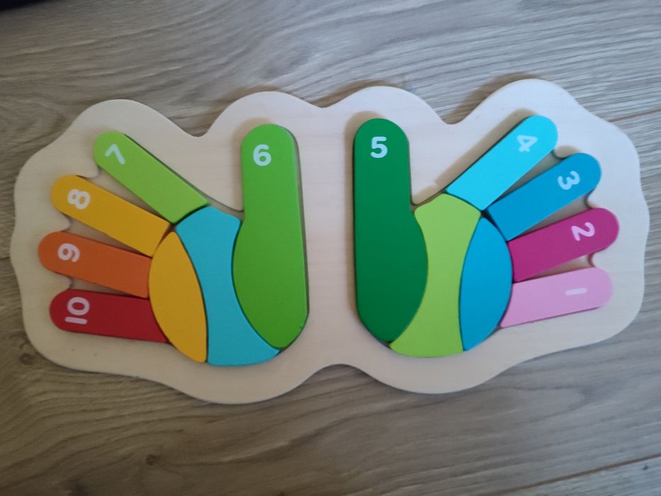 Puzle drewniane rece