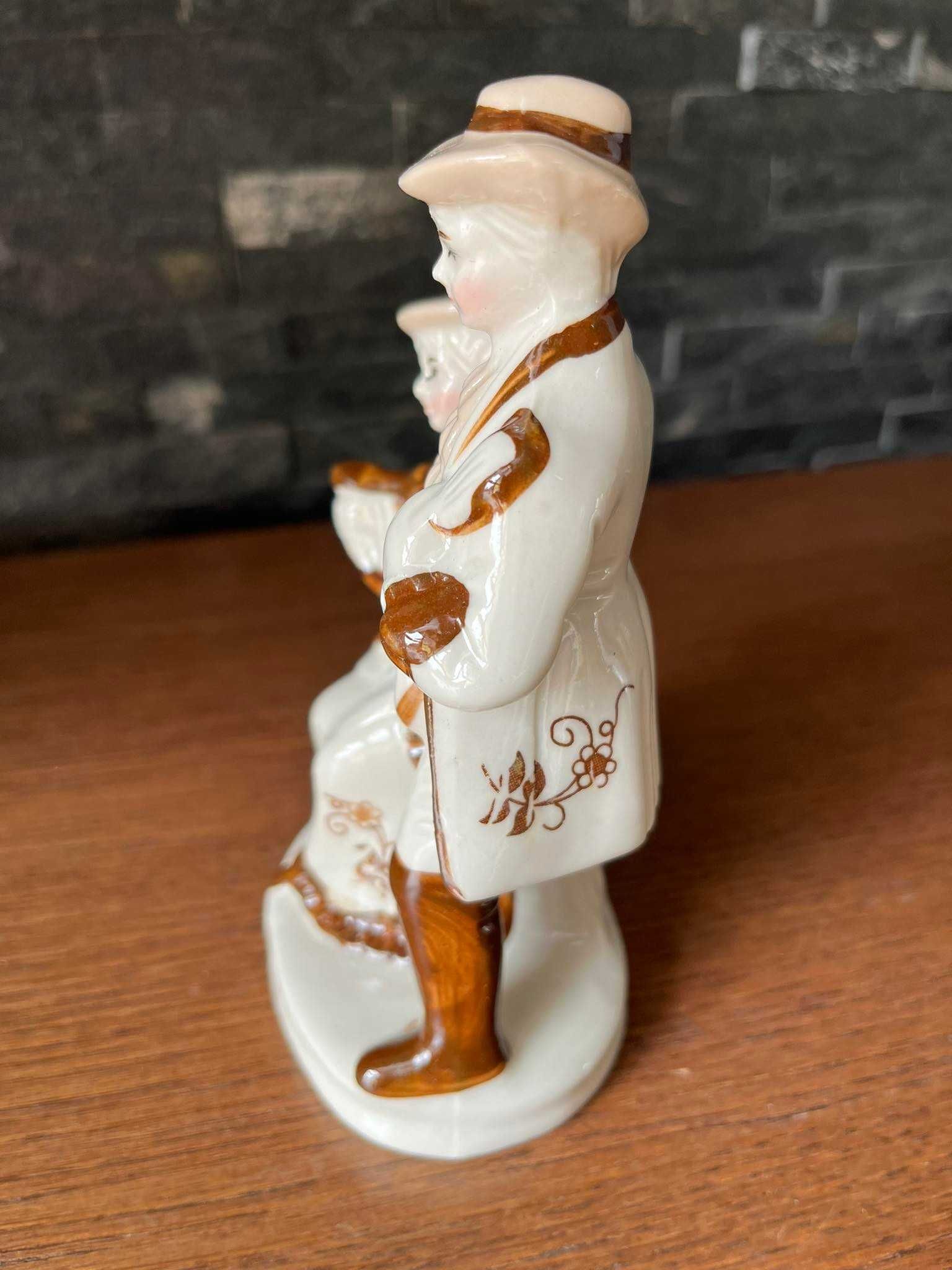 Para muzyków porcelanowa figurka brąz