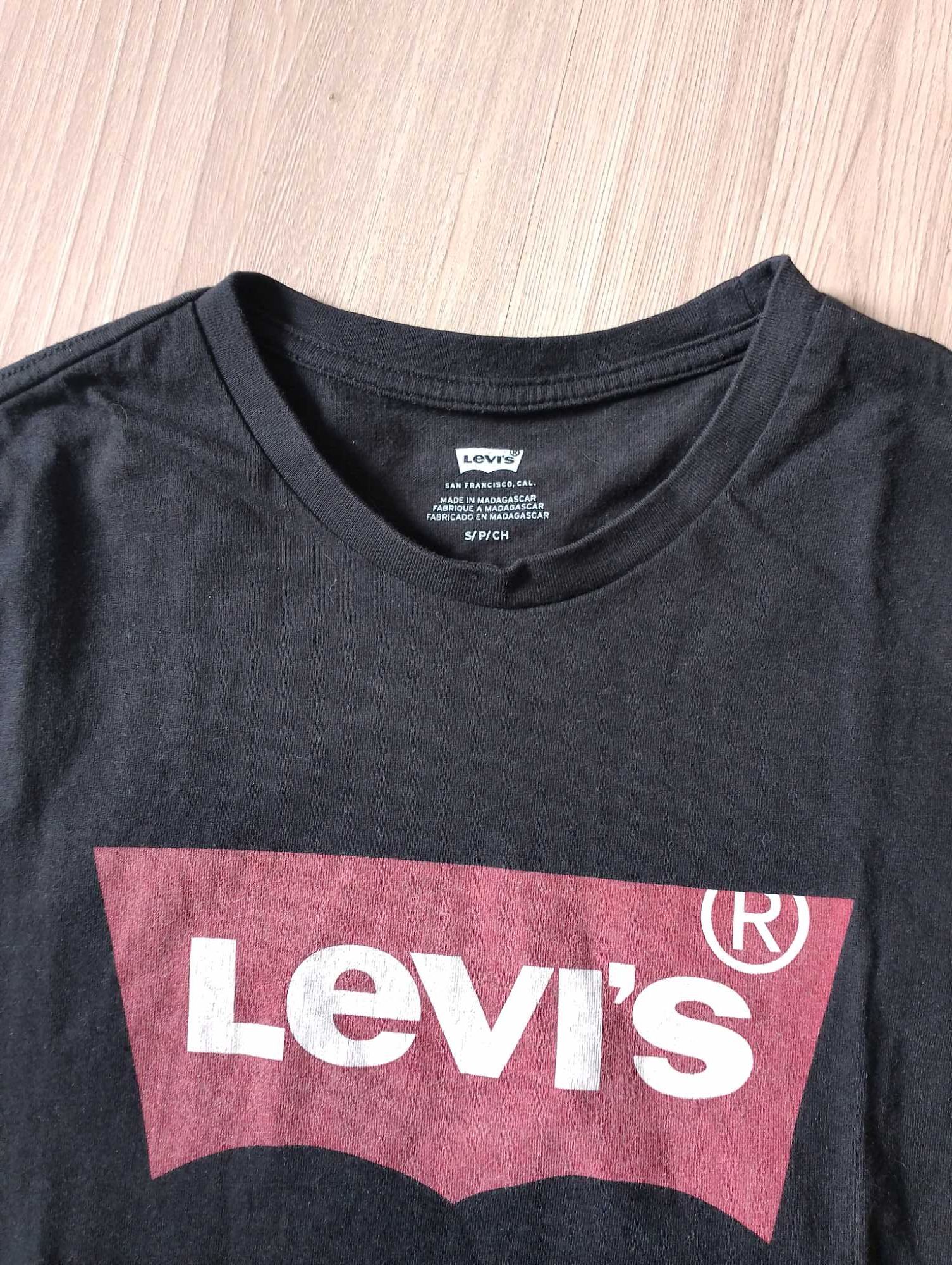 Levi's t-shirt s