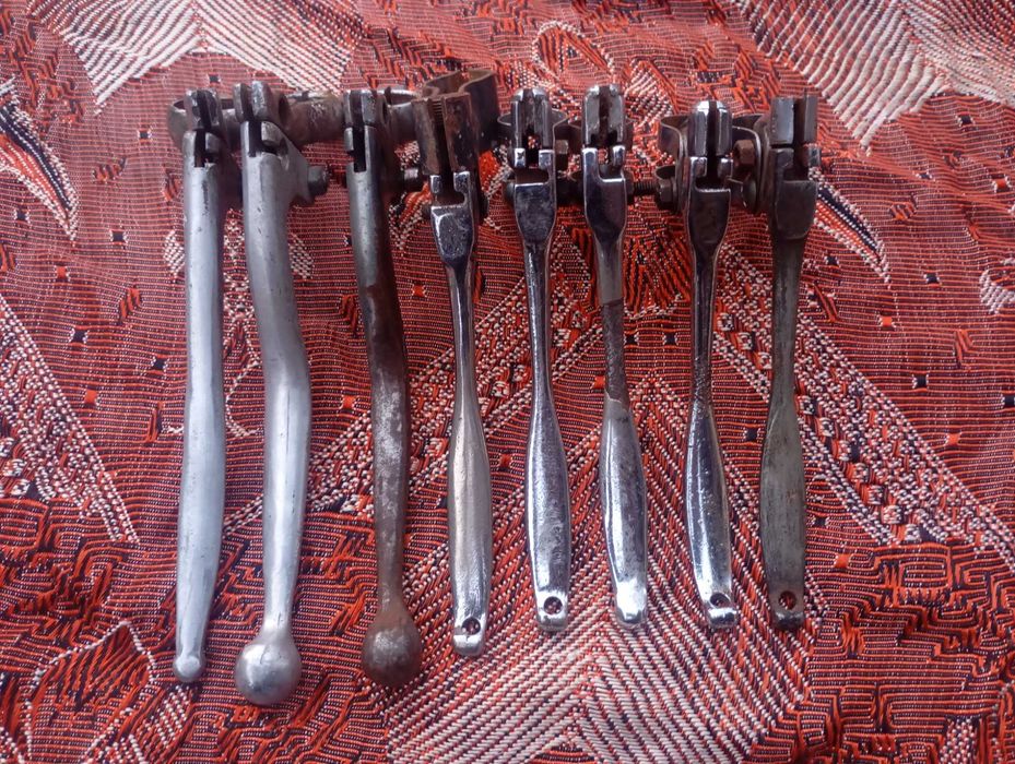 Рычаги на руль мотоцикла