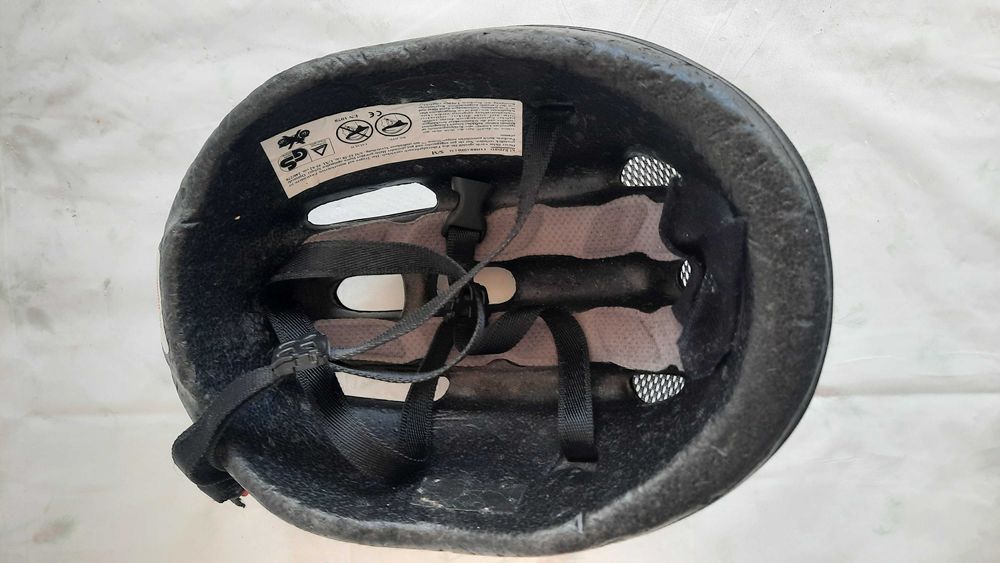 Велосипедні шоломи відомих брендів Salomon, Mango