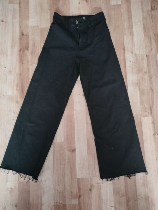 Spodnie damskie Stradivarius