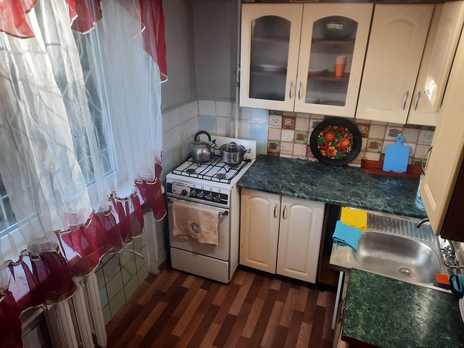 Сдам 1-ком. однокомнатную. Каменское. Черёмушки. Два дивана.