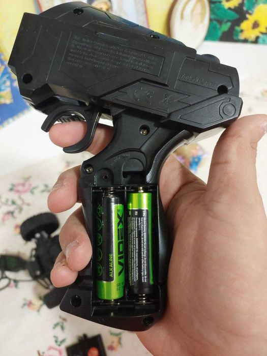 Продаю машинку на радіоуправлінні.