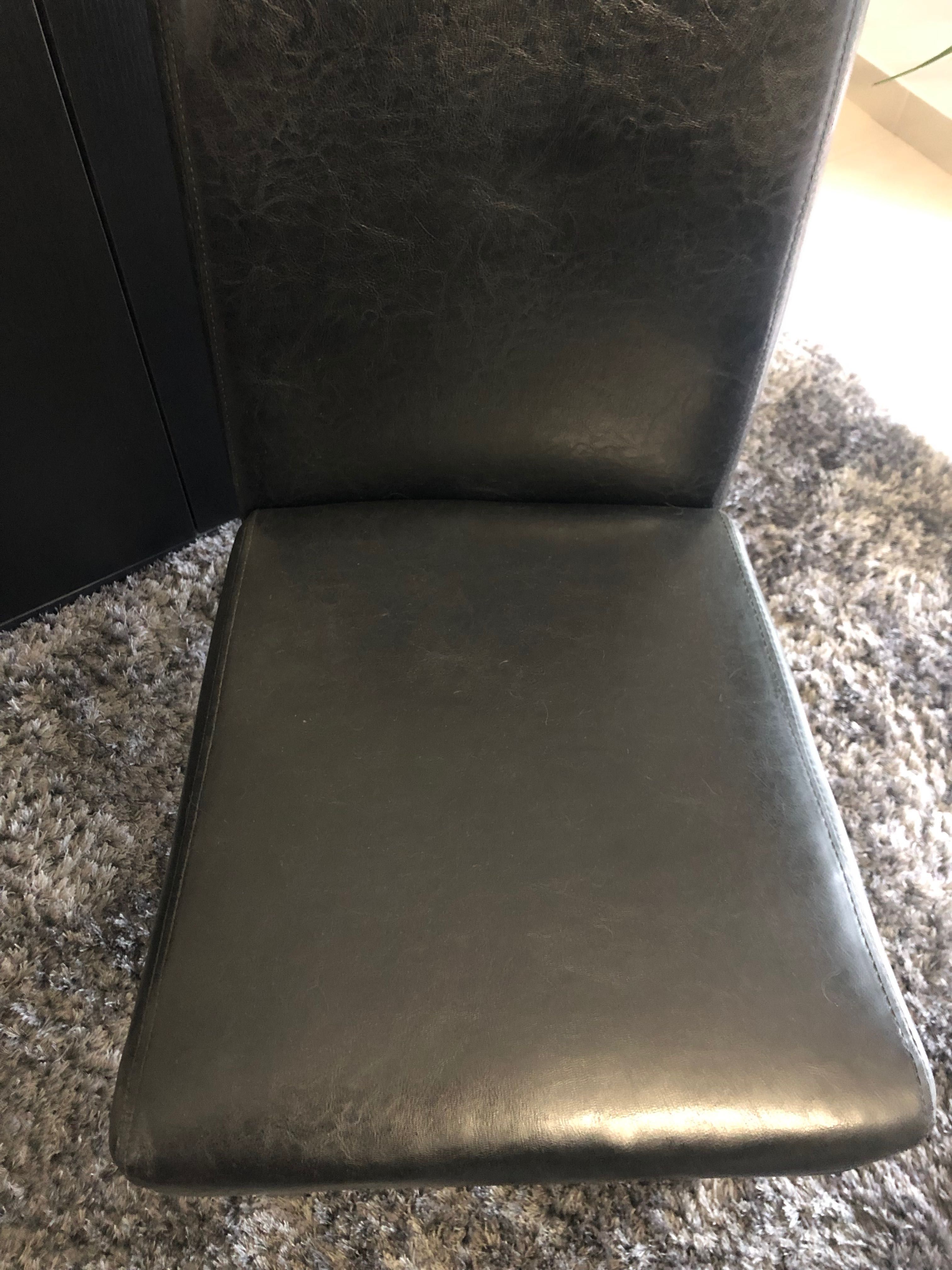 Mesa de Sala + 4 Cadeiras