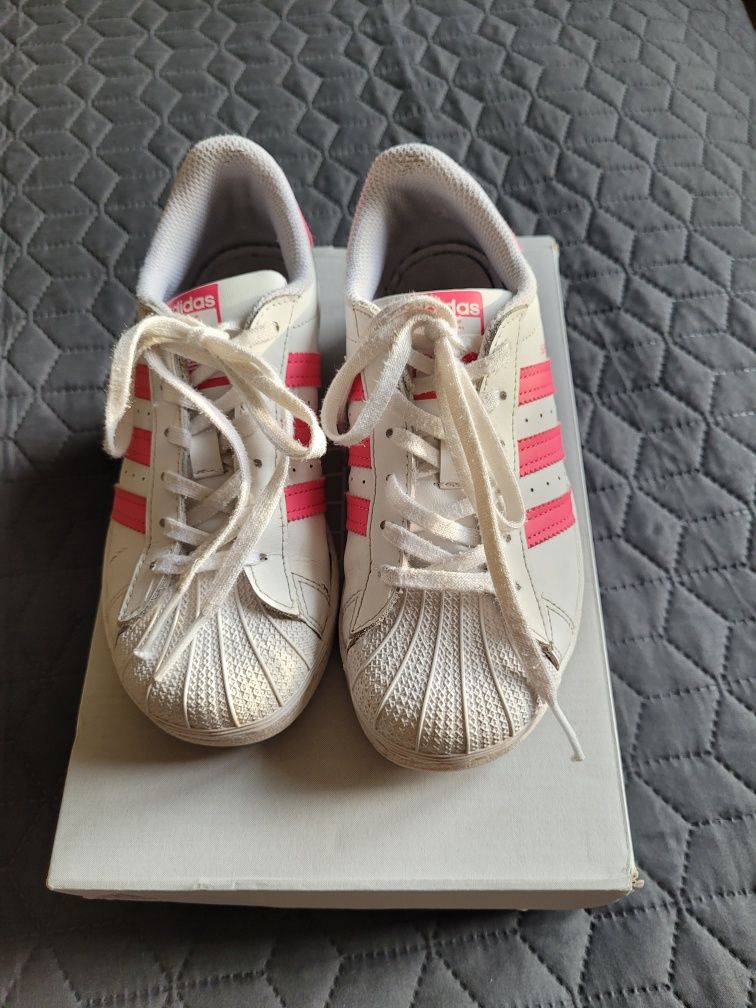 Klasyczne buty ADIDAS SuperStars w roz. 33