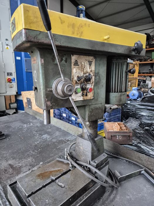 Stół warsztatowy z wiertarką stołową stozek 3 oraz imadlem