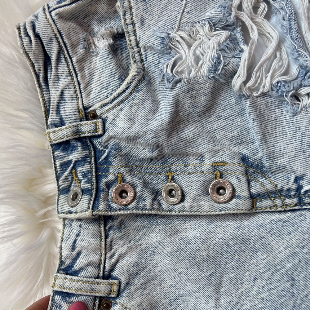 Bershka spodenki krótkie szorty z guzikami jeansowe z dziurami xs 34