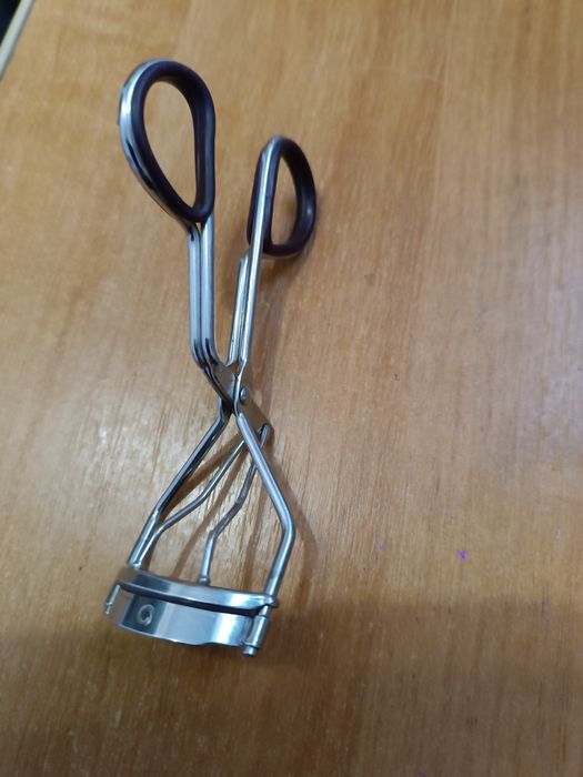 Щипці  для   вій