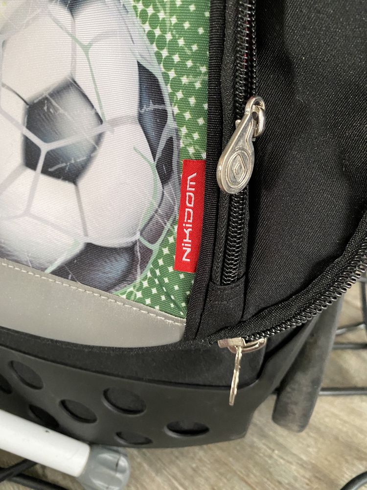 Mochila com rodas roller fc