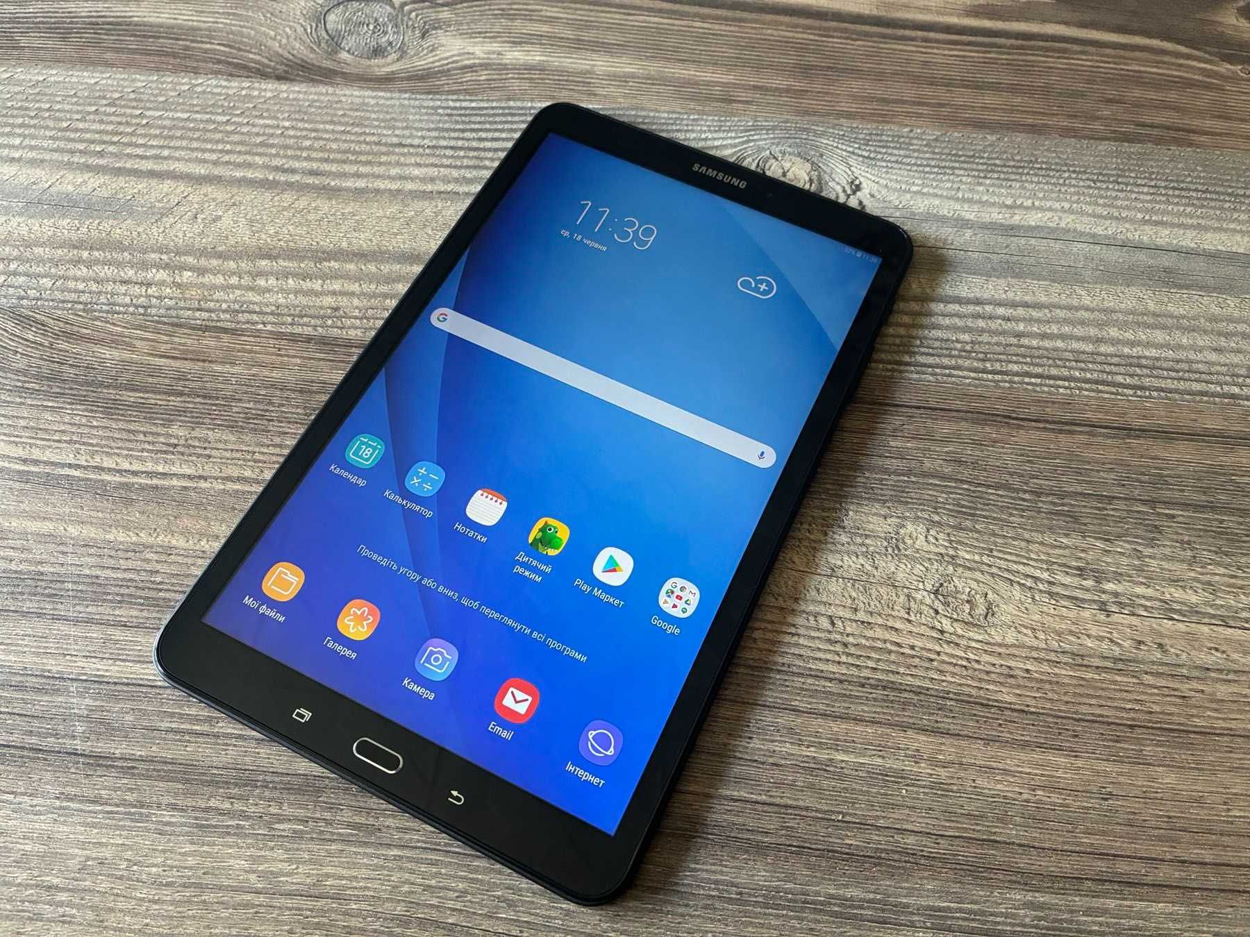 Планшет Samsung Galaxy Tab A (2016) SM-T580 16GB 10.1"