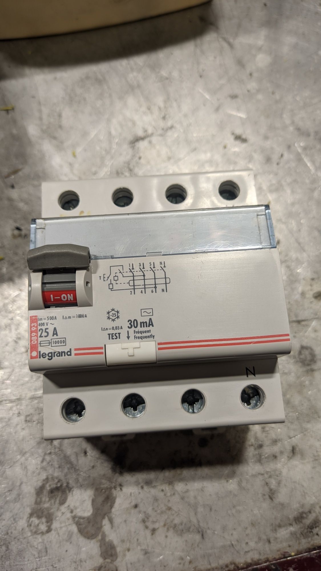 Диф. реле 4-п Legrand DX 08993 AC-25/0, 03А